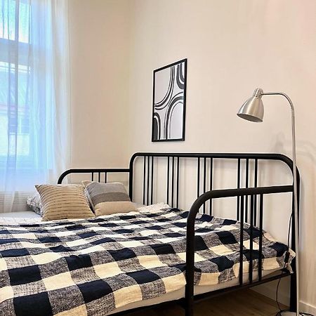 Quiet Apartment Close To Center Praha Bagian luar foto