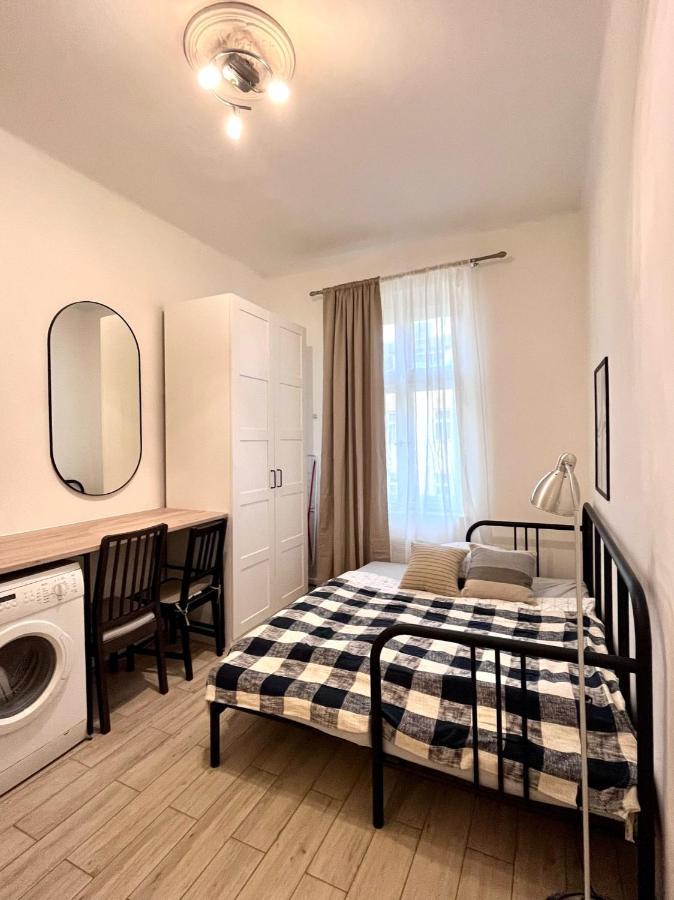 Quiet Apartment Close To Center Praha Bagian luar foto