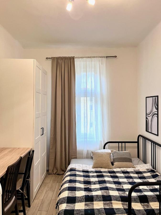 Quiet Apartment Close To Center Praha Bagian luar foto